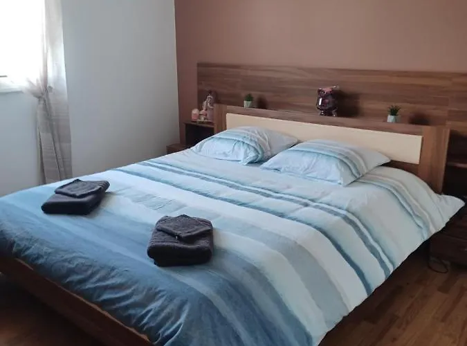 Maison منزل للإقامة Ecommoy